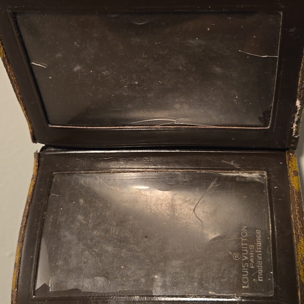 Louis Vuitton Monogram Card/ID Holder - Picture 4 of 8